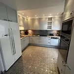 Very Spacious Family Apartment With Seaview T16
